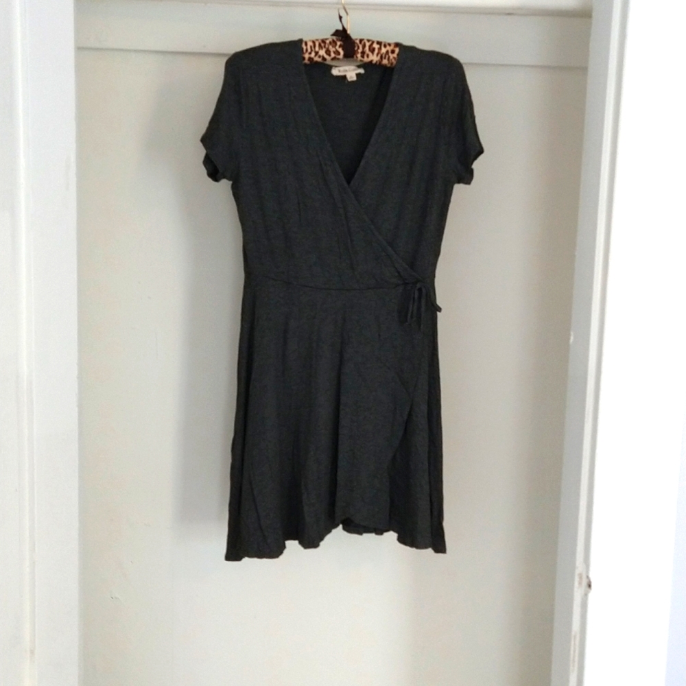 A casual Rolla Coaster faux wrap dress in Large